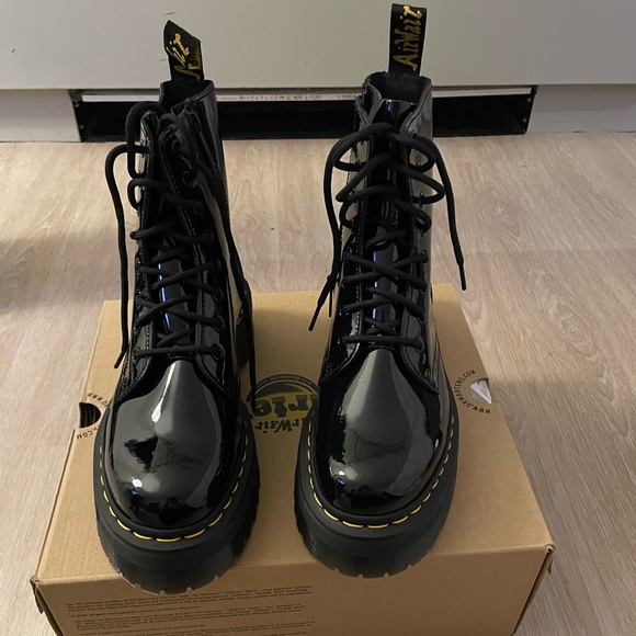 Dr. Martens Black Jadon W7 - Picture 1 of 6